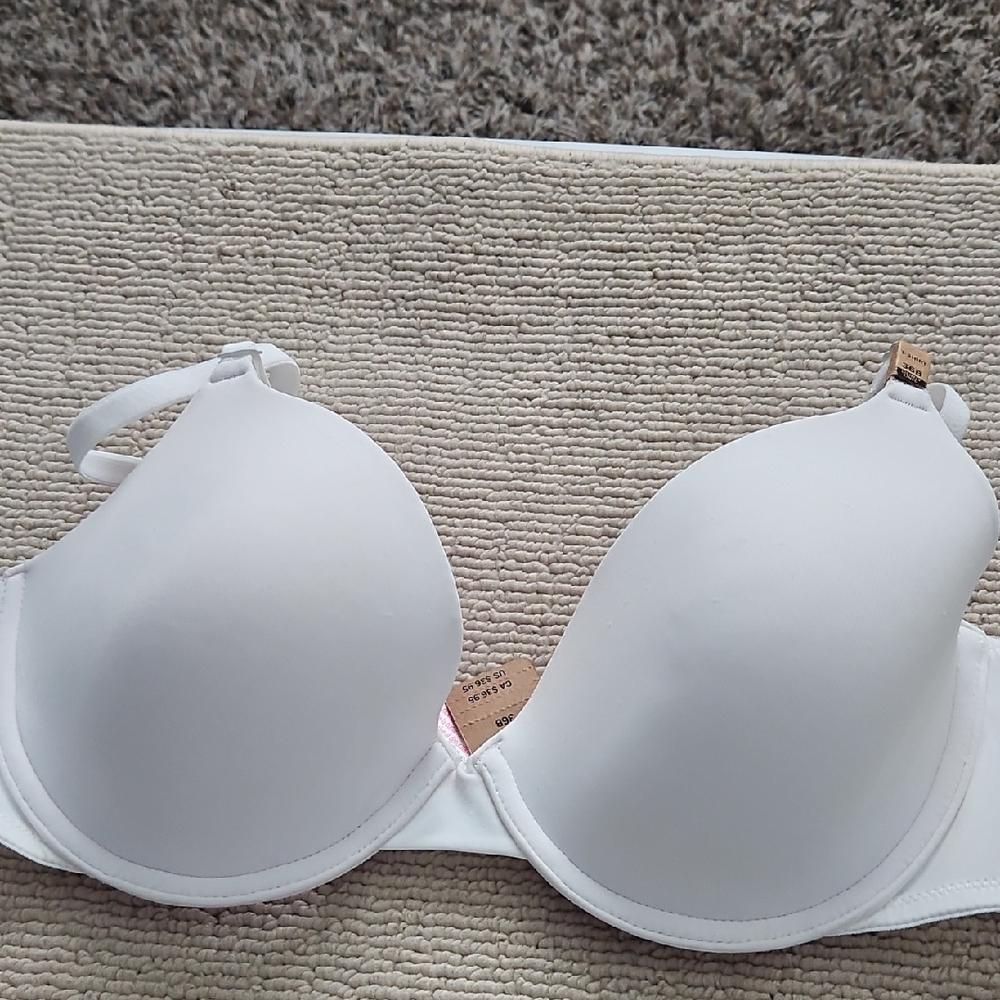PINK Victoria's Secret White Bra